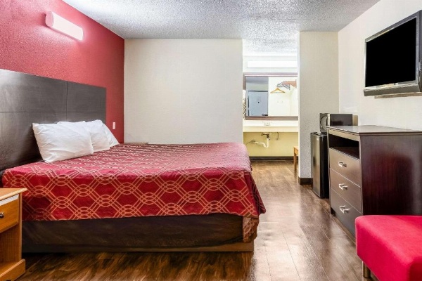 Econo Lodge Knoxville image 14