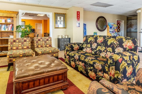 Econo Lodge Knoxville image 5