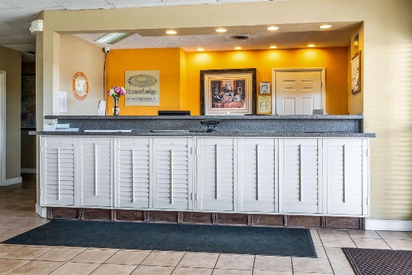 Econo Lodge Knoxville image 7