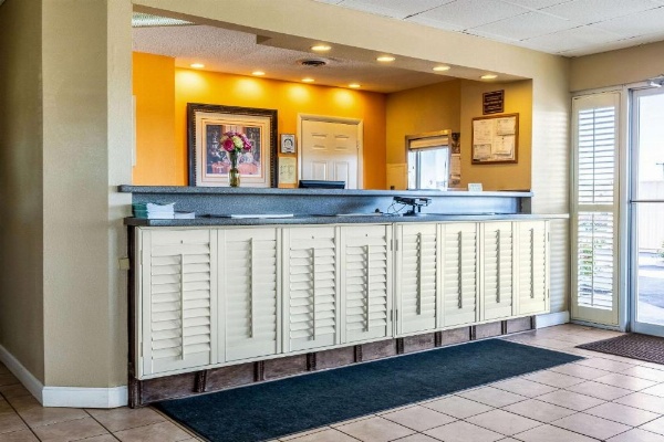 Econo Lodge Knoxville image 8